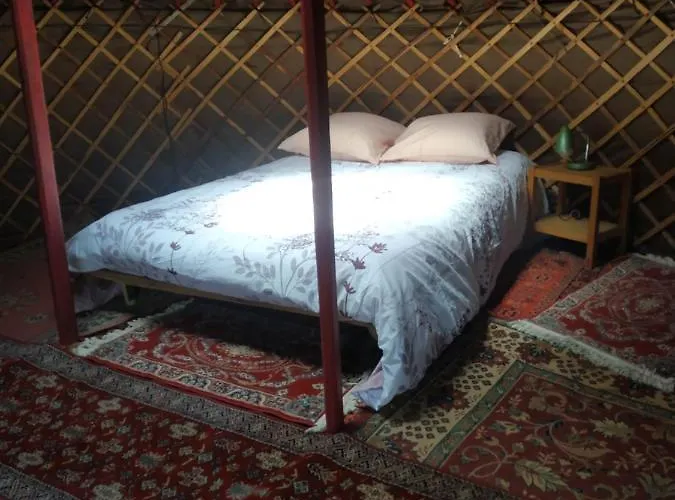 Yourte Rustique En Permaculture Luxussátor